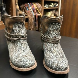 TRADE for irenerose419 ONLY. Not for sale.